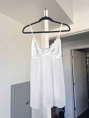 Intimo White Satin & Chiffon Lace-Trim Chemise- M